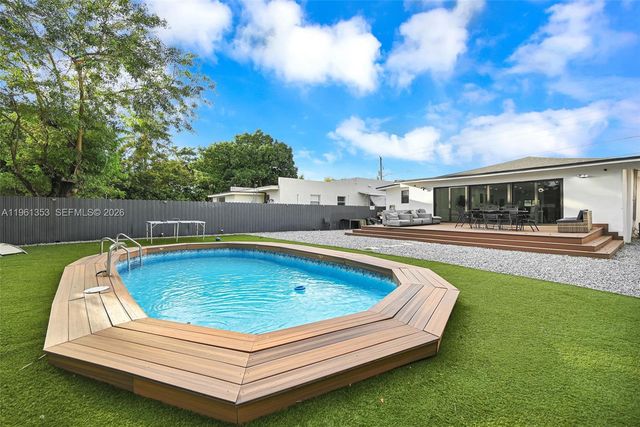 112 NW 53rd St, Miami, FL 33127