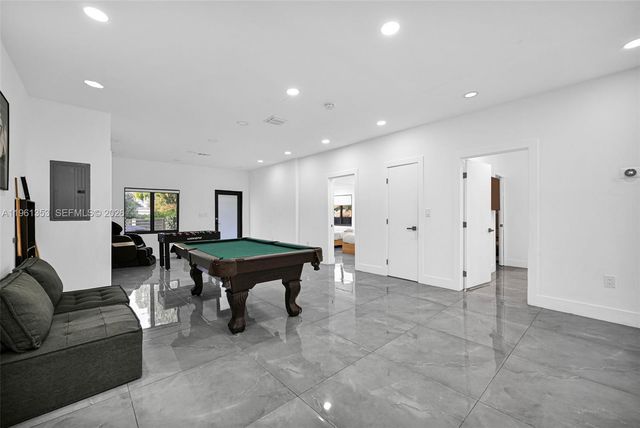 112 NW 53rd St, Miami, FL 33127