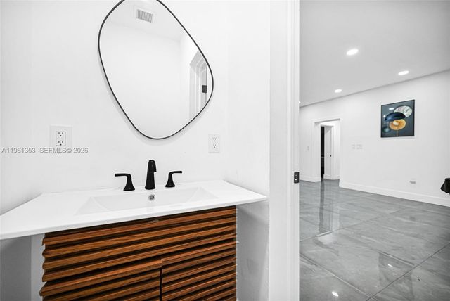 112 NW 53rd St, Miami, FL 33127