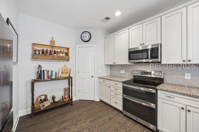 12 Hammock Oaks Cir, Hilton Head Island, SC 29926