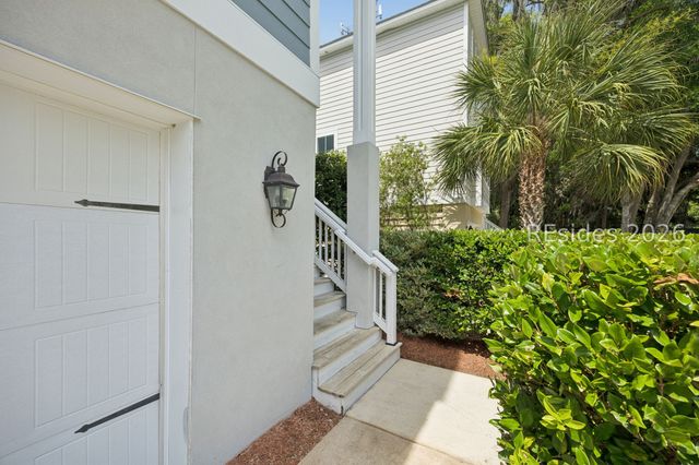 12 Hammock Oaks Cir, Hilton Head Island, SC 29926