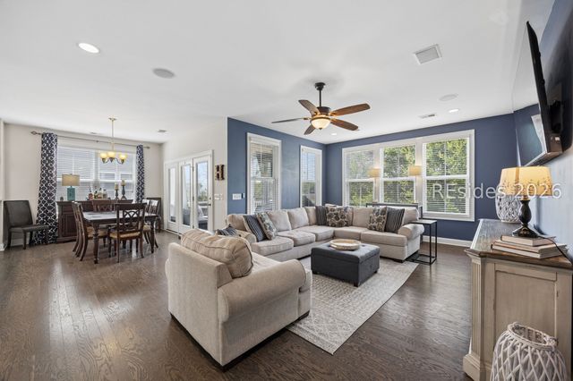 12 Hammock Oaks Cir, Hilton Head Island, SC 29926