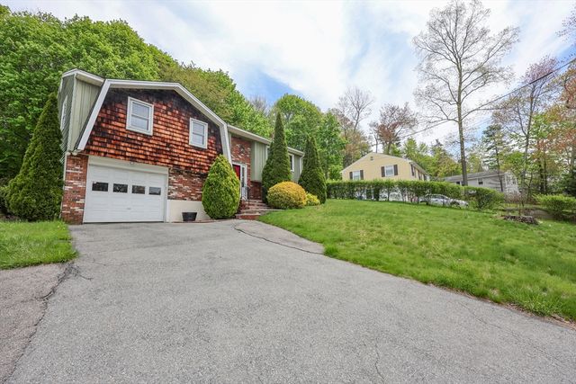 293 Jackson St, Methuen, MA 01844