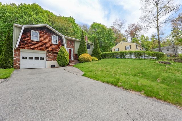 293 Jackson St, Methuen, MA 01844