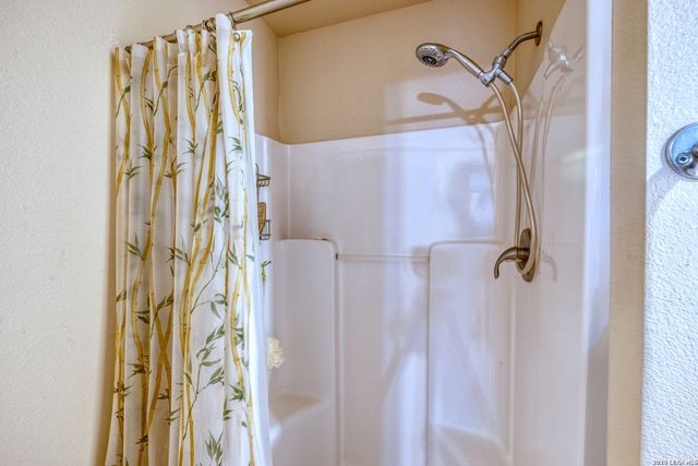 149 Red Oak Road, Leakey, TX 78873