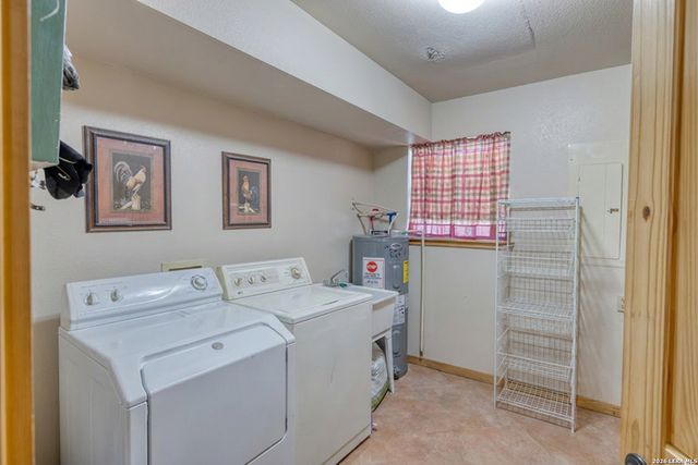 149 Red Oak Road, Leakey, TX 78873