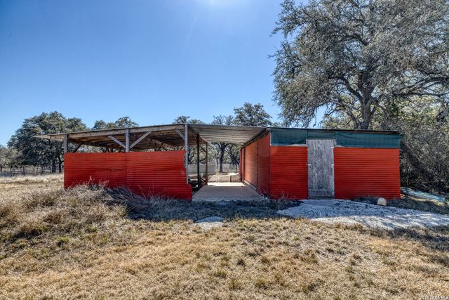 149 Red Oak Road, Leakey, TX 78873