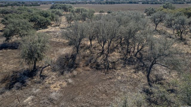 149 Red Oak Road, Leakey, TX 78873