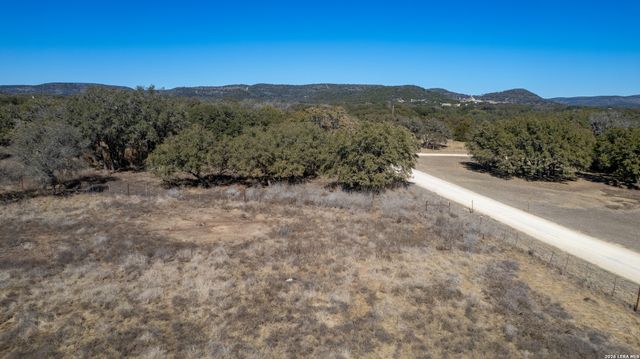 149 Red Oak Road, Leakey, TX 78873