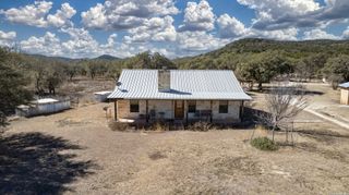 149 Red Oak Road, Leakey, TX 78873
