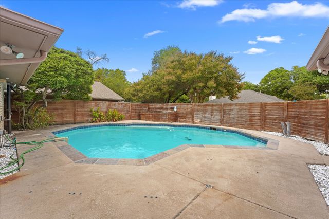 6620 Robin Willow Court, Dallas, TX 75248
