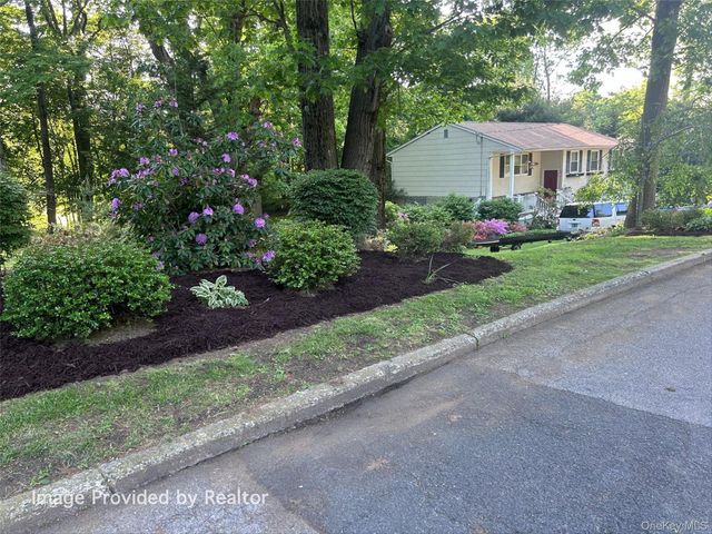 13 Reeback Drive, Ossining, NY 10562