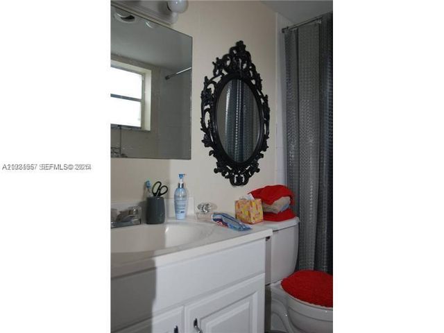 4528 SW 54th St 304-B, Dania Beach, FL 33314