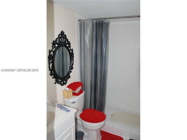 4528 SW 54th St 304-B, Dania Beach, FL 33314