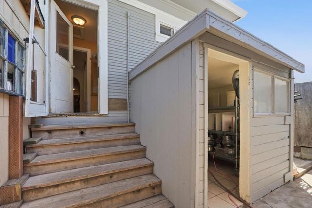 879 W San Carlos Street, San Jose, CA 95126