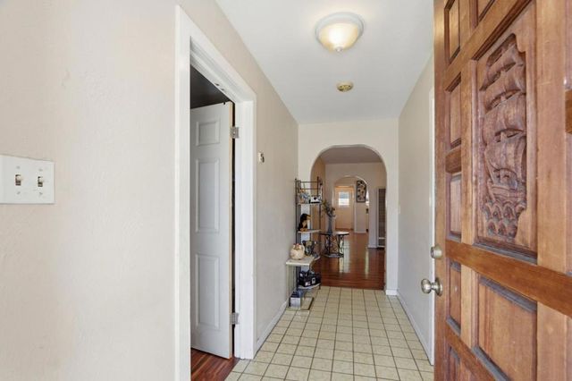 879 W San Carlos Street, San Jose, CA 95126