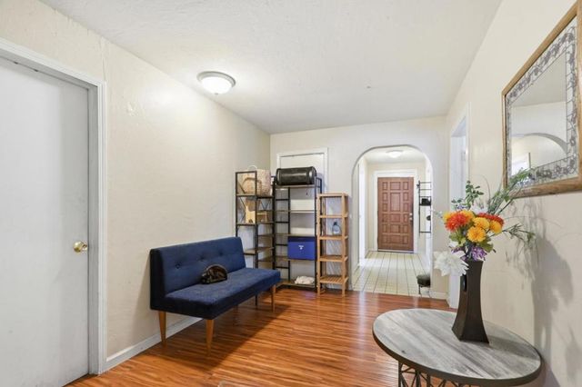 879 W San Carlos Street, San Jose, CA 95126