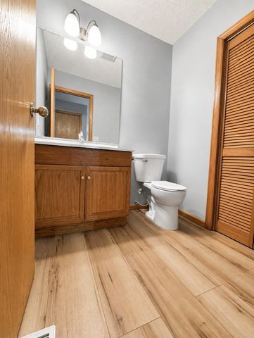 4884 Helena Lane N 2, Oakdale, MN 55128