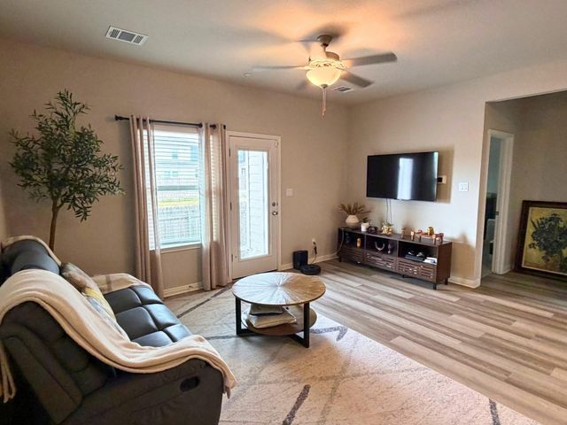 1850 Settlers Glen DR 1105, Round Rock, TX 78665