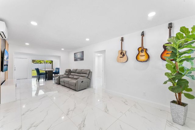 822 S C Street, Lake Worth Beach, FL 33460