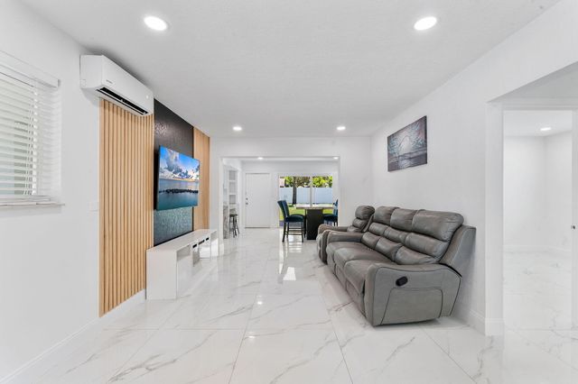 822 S C Street, Lake Worth Beach, FL 33460