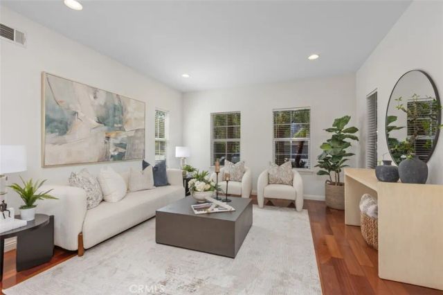 152 Treehouse, Irvine, CA 92603