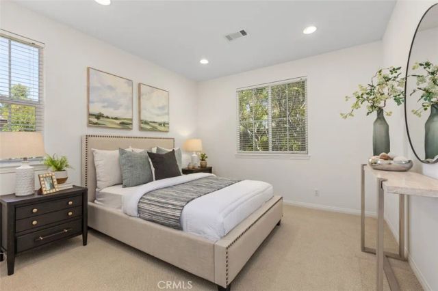 152 Treehouse, Irvine, CA 92603