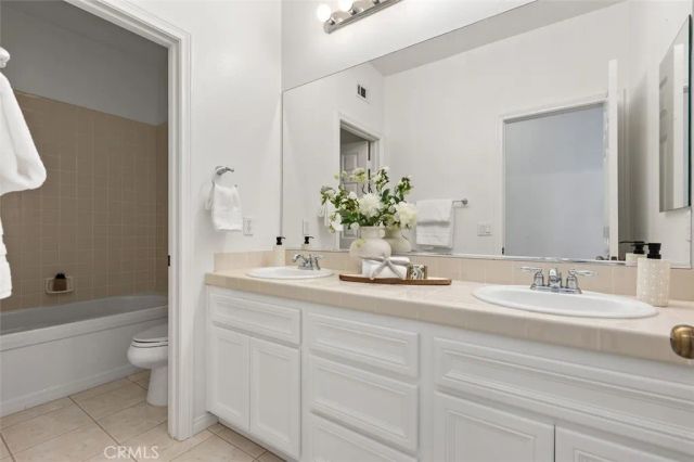 152 Treehouse, Irvine, CA 92603