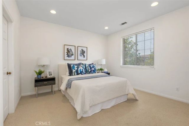 152 Treehouse, Irvine, CA 92603