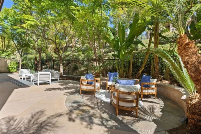 152 Treehouse, Irvine, CA 92603