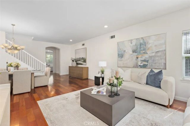 152 Treehouse, Irvine, CA 92603