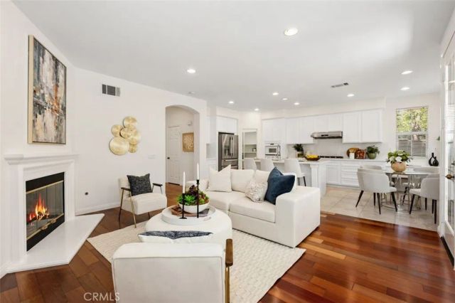 152 Treehouse, Irvine, CA 92603