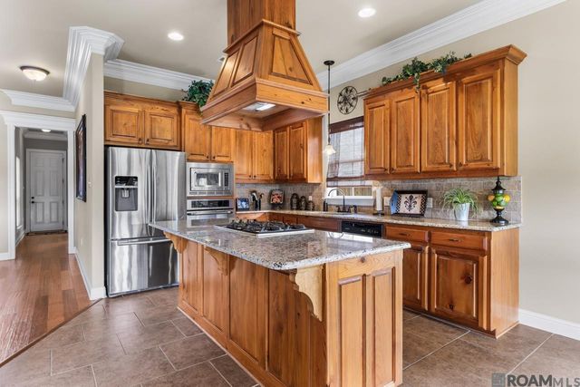 14630 Wisteria Lakes Dr, Central, LA 70818