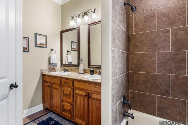 14630 Wisteria Lakes Dr, Central, LA 70818