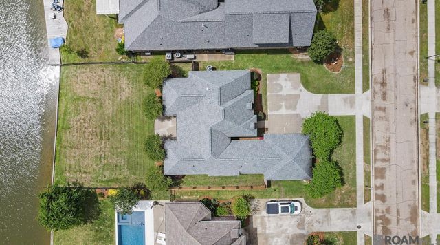 14630 Wisteria Lakes Dr, Central, LA 70818