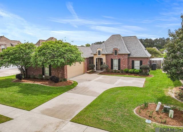 14630 Wisteria Lakes Dr, Central, LA 70818