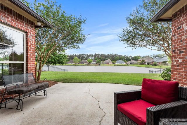 14630 Wisteria Lakes Dr, Central, LA 70818