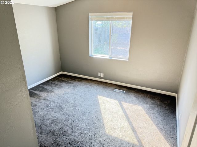 1949 Se PALMQUIST Rd 51, Gresham, OR 97080