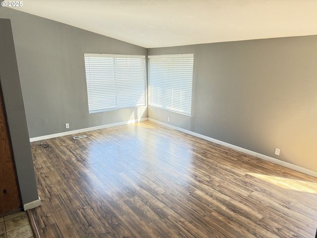 1949 Se PALMQUIST Rd 51, Gresham, OR 97080