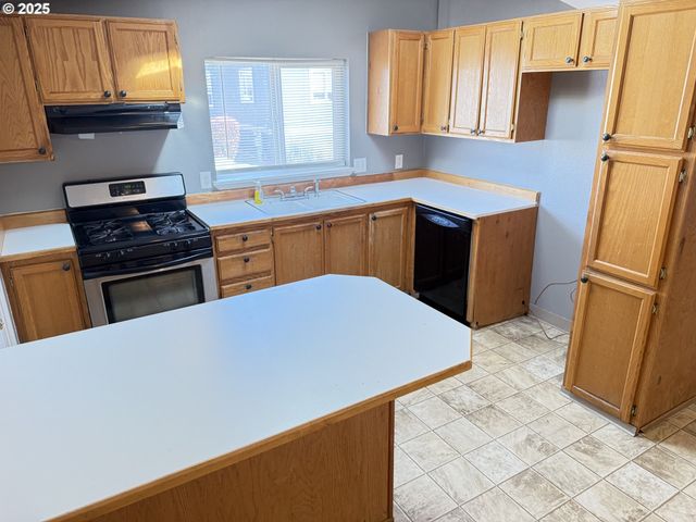 1949 Se PALMQUIST Rd 51, Gresham, OR 97080