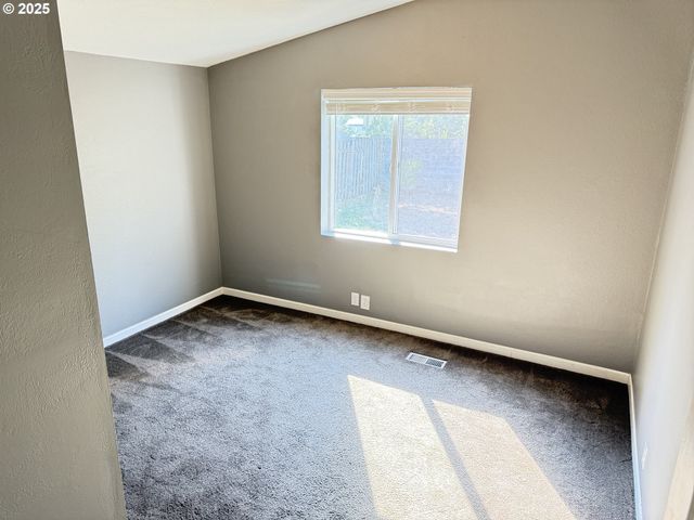 1949 Se PALMQUIST Rd 51, Gresham, OR 97080