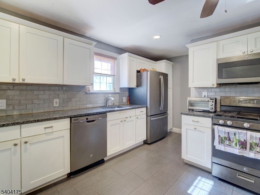 812 Washington Ave, Linden City, NJ 07036