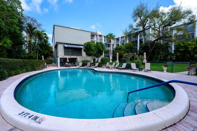 501 SW 11th Place 114, Boca Raton, FL 33432