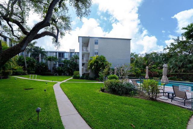 501 SW 11th Place 114, Boca Raton, FL 33432