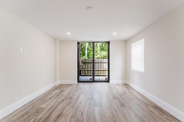 501 SW 11th Place 114, Boca Raton, FL 33432