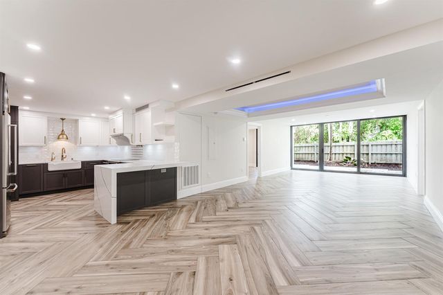 501 SW 11th Place 114, Boca Raton, FL 33432
