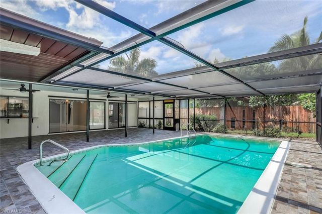 1201 SE 16th TER, Cape Coral, FL 33990