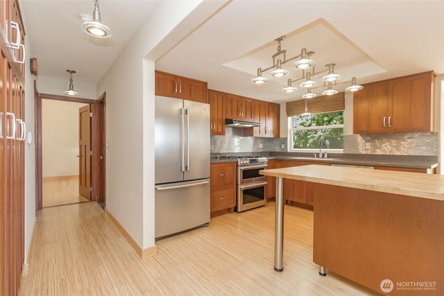 22004 117th Avenue SE, Kent, WA 98031