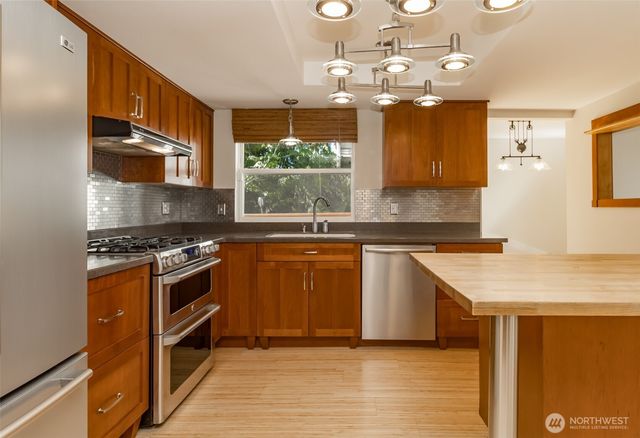 22004 117th Avenue SE, Kent, WA 98031