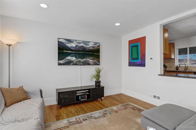 2885 Oneida Street, Denver, CO 80207